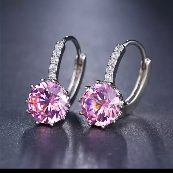 New 925 Silver Sapphire Stud Earrings - Picture 2 of 2